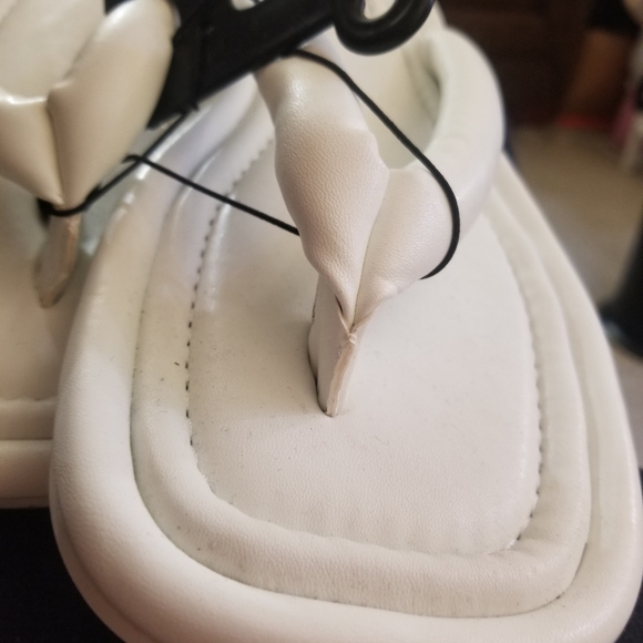 Sandals - Picture 8 of 9